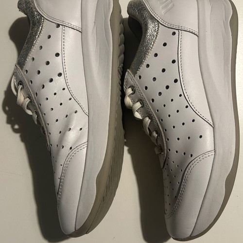 Lumberjack sneakers white like new with silver details size 39