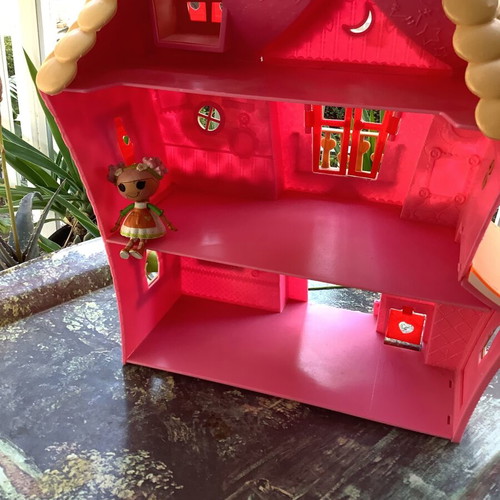 Lalaloopsy doll set used with house and book