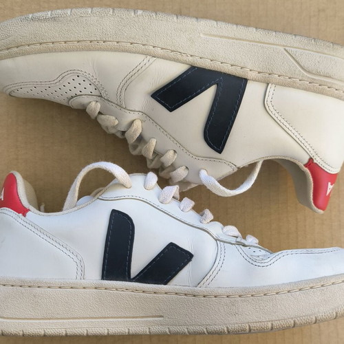 Veja Sneakers V-10 Leather Athletic Shoes Size 37 like new