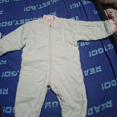 Winter sleeping bag with sleeves like new