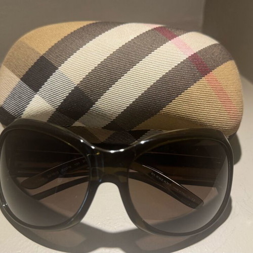 Burberry sunglasses black like new