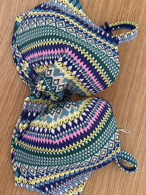 Dorina Veracruz plus size bikini top 90G, multicolor Aztec pattern