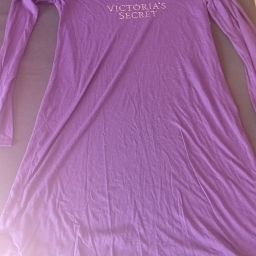 Victoria's Secret purple robe like new for home and sleep