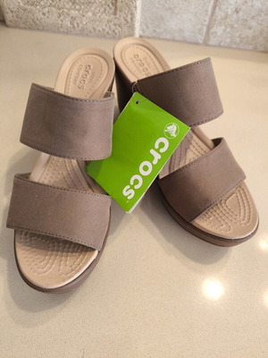 Crocs sandals new, bronze color, size 38-39