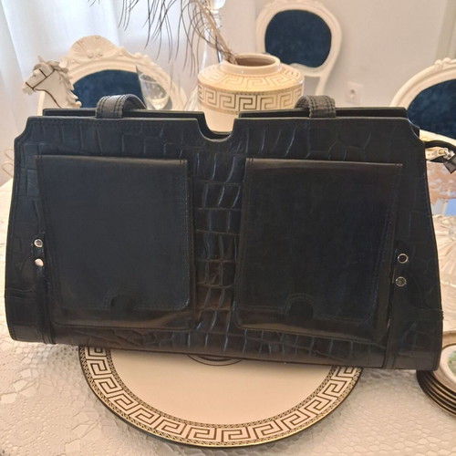Large black leather shoulder bag like new