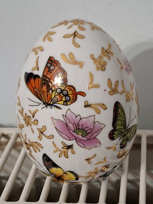 Allison porcelain decorative egg like new