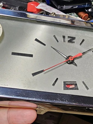 Vintage κινέζικο μηχανικό επιτραπέζιο ρολόι μεταχειρισμένο, αναλογικό, μη λειτουργικό