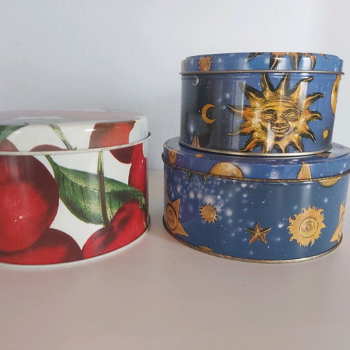 Round tin boxes used, set of 3 pieces