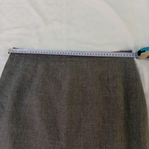 Women's skirt gray like new, size 50