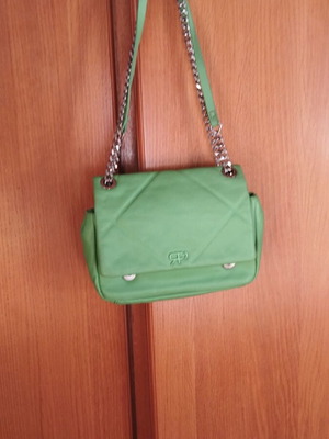 Nolah shoulder bag like new, green