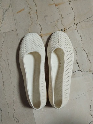 Water Shoes like new