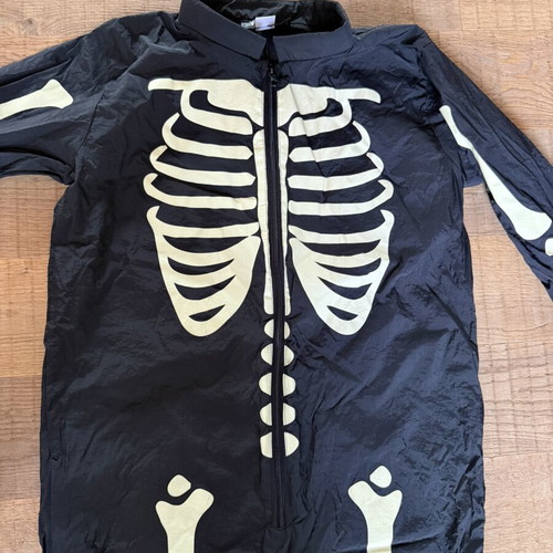 Zara kids skeleton costume that glows, like new, ages 11-14