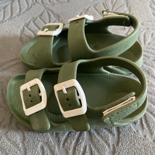 Children's sandals slippers size 24 like new
