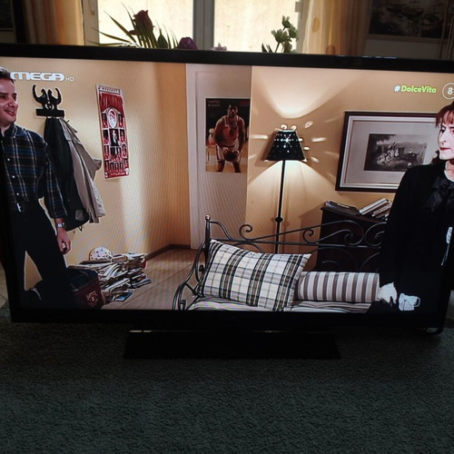 F&U FL32408 LED TV like new