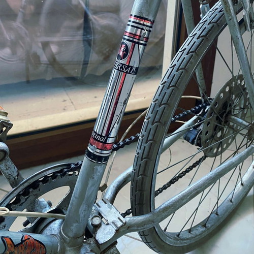 Vintage Universal 1980 Road Bicycle refurbished, rare model