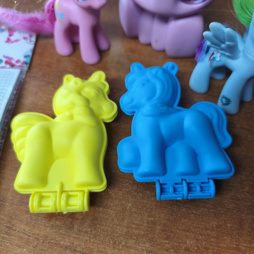 My Little Pony figures, set of 4