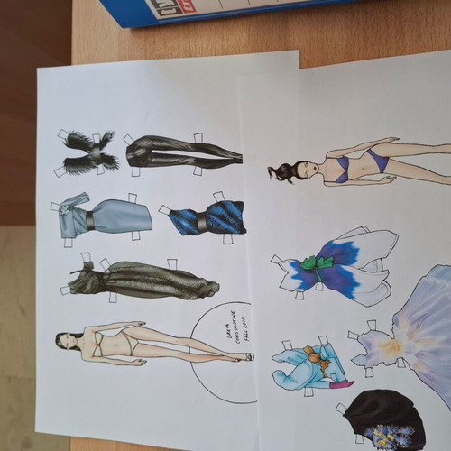Papercraft High Fashion Doll Dress-Up Set 16 Pages New