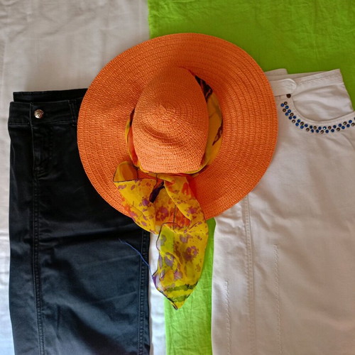Dolce & Gabbana women's clothing set used, 2 denim skirts, pants, straw hat