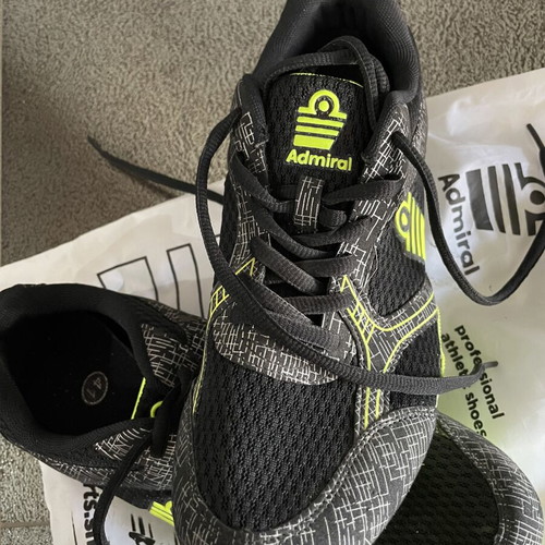 Admiral track shoes with spikes like new, size 41 with case and spare spikes