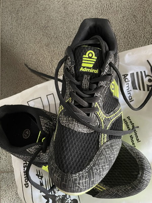 Admiral track shoes with spikes like new, size 41 with case and spare spikes