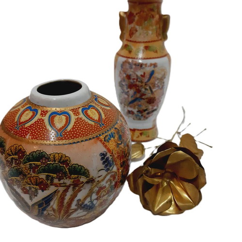 Chinese porcelain vases vintage set with brass rose like new
