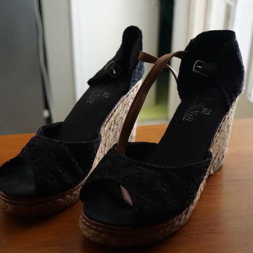 Women's espadrille platform shoes like new, size 37, black and beige