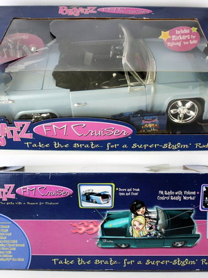 Bratz FM Cruiser кола радио с стикери MGA запечатано 2002