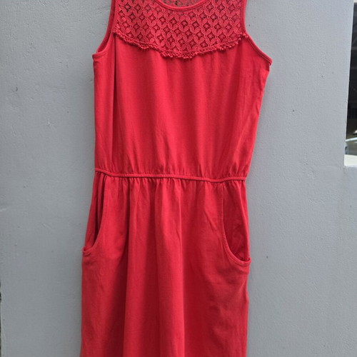 Skater dresses set of 2 like new, red and tropical print