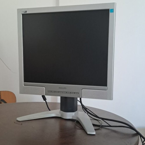 Philips 170B7CS/00 Monitor like new, 17 inch, ergonomic base, USB hub