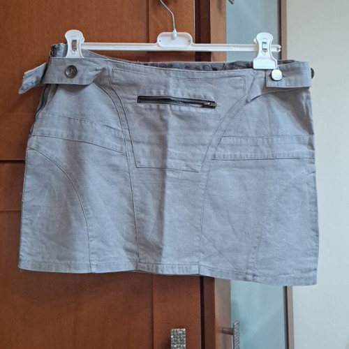 Skirt gray XL like new with adjustable waist and zip pocket