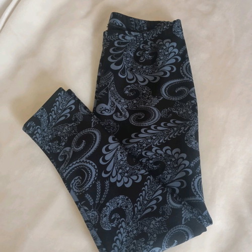 Leggings with inner lining new, black and blue, fits Large to 3XL
