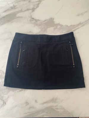 DKNY black denim mini skirt like new, size S