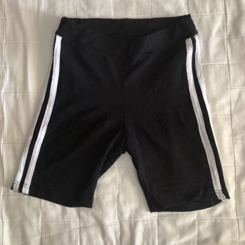 Fitted black and white bermuda shorts for 10-year-old girls