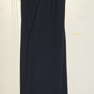 Maxi black dress with slit and crisscross straps, like new, size M