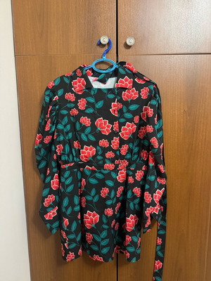 Karavan dress Large like new, black with belt and button design