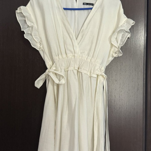 Cream V-Neck Ruffle Sleeve Summer Dress Zara like new