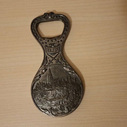 Spanish collectible bottle opener like new from Toledo