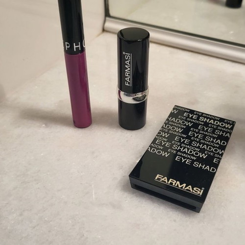 Makeup set with Sephora liquid lipstick, Farmasi lipstick and Farmasi eyeshadow palette new