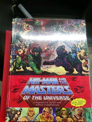 He-Man and the Masters of the Universe A Character Guide and World Compendium σκληροδετο, ολοκαίνουριο