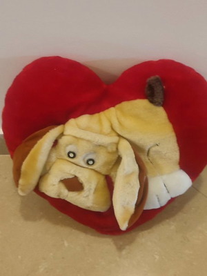 Μαξιλάρι λούτρινο σε σχήμα καρδιάς με σκυλάκι