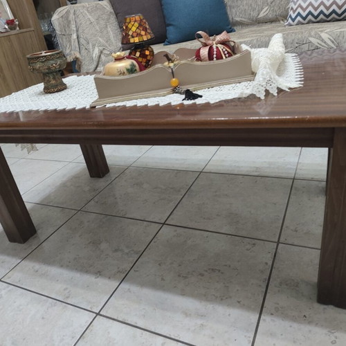 Coffee table set like new with one large and two small tables