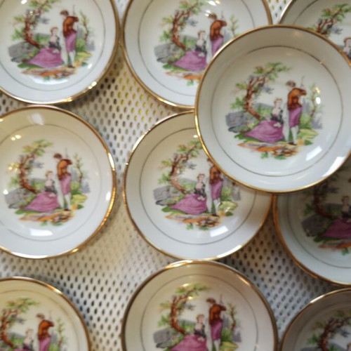 Vintage porcelain set of 13 plates, like new, Chinese Jingdezhen