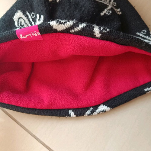 Roxy knit cap used, size M, black with fleece lining