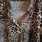 Women's leopard blouse like new, multicolor
