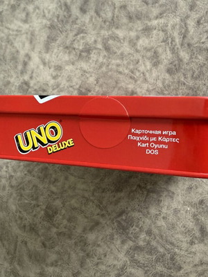 UNO Deluxe card game