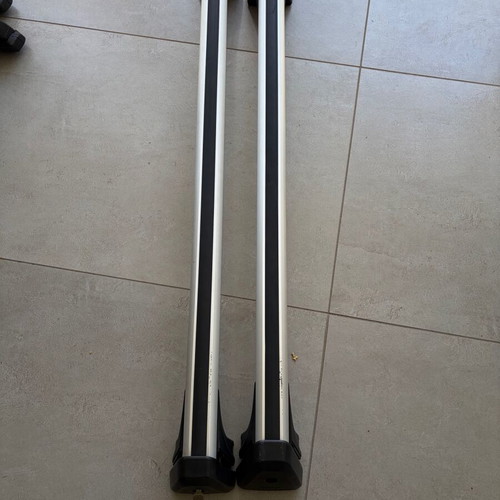 BMW X1 F48 Roof Racks used with keys, flush rails