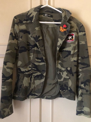 Only green jacket like new condition size M