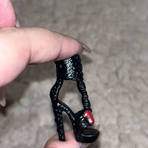 Ever After High Apple White Shoe heel single left used black red bow