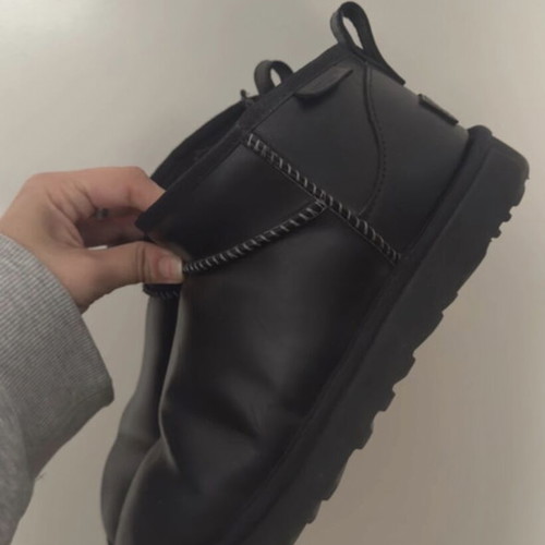 Ugg Mini Boots Size 38 Like New, Black