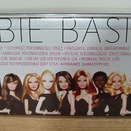 Collectible Barbie Black Label 2009 like new, Model 01-001
